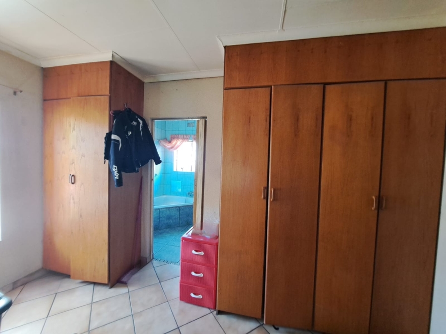 4 Bedroom Property for Sale in Safari Gardens North West